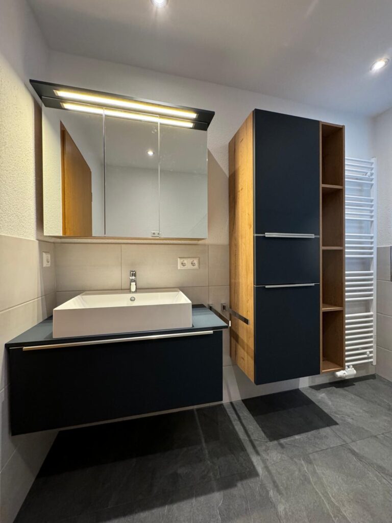 Lux-Bad-CIMILI-Bau-Villingen-Schwenningen-Großformatfliesen